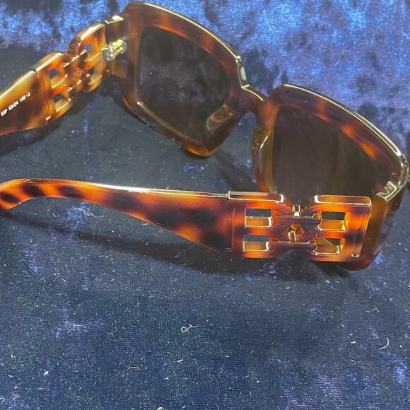Bally sunglasses NWT Tortis frame size 53mm MSRP $315 - Picture 6 of 6